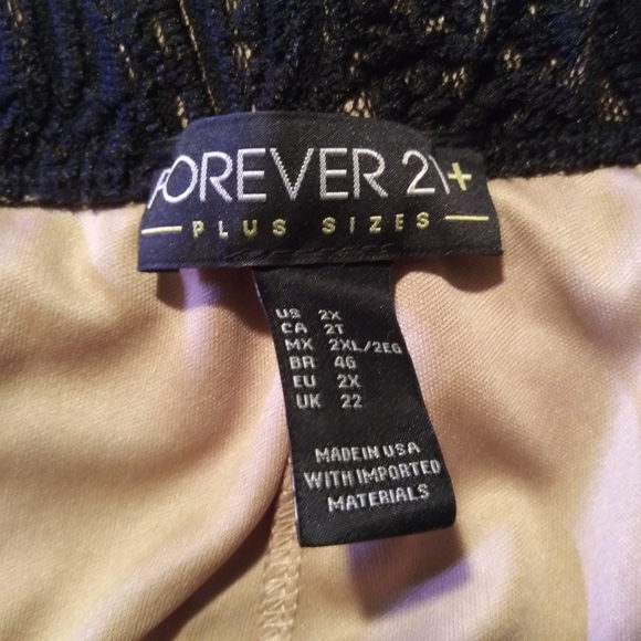 Forever 21 Lace crop top/skirt outfit - Picture 4 of 5